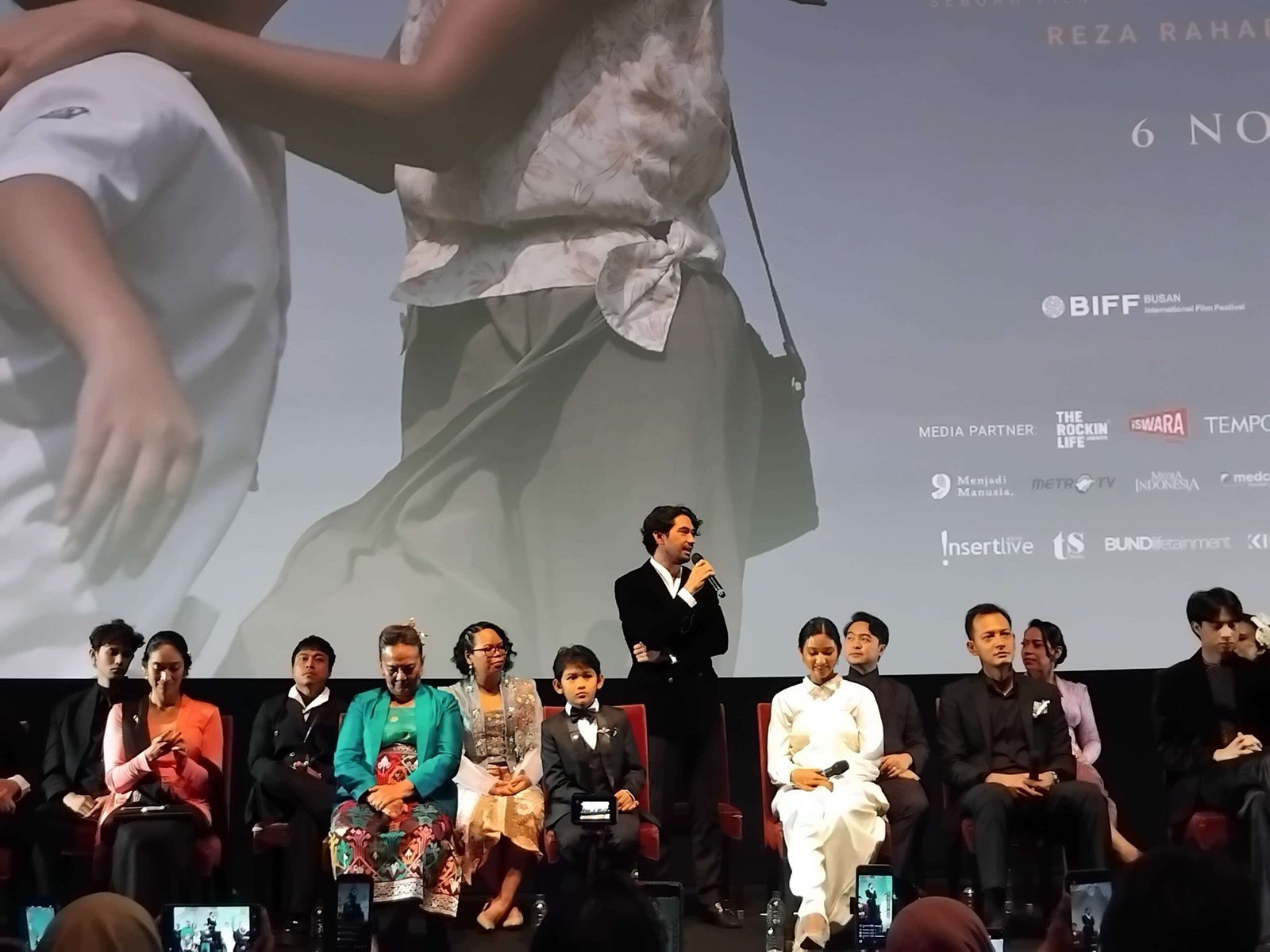 Ibu Menjadi Inspirasi Reza Rahadian dalam Film \’Pangku\’