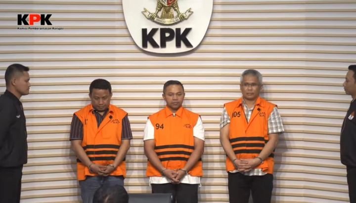 Kasus \’Jatah Preman\’ Gubernur Riau: Kode \”7 Batang\” Terungkap